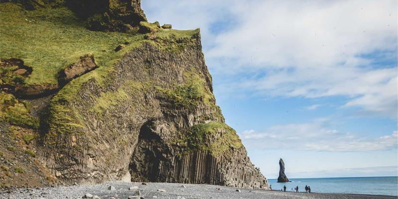 曲靖不止有房产与机遇，更有千年手工艺灵魂：斑铜、刺绣、韭菜花深度寻访与购买全攻略